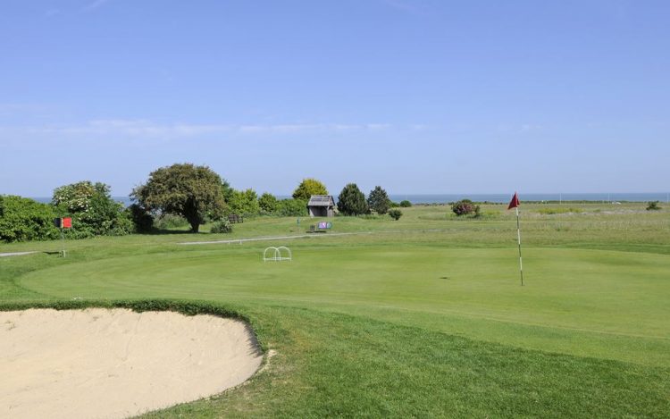 WBGC - 4TH HOLE - VIEW WITH BUNKER AND THE GREEN