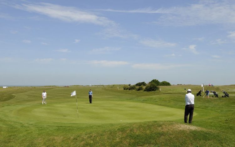 WBGC - 9TH HOLE - THE GREEN WITH GOLFERS 2